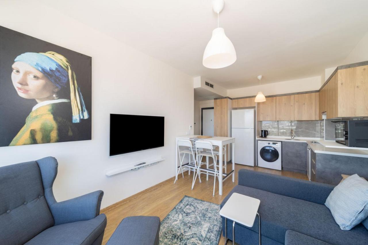 דירות אנטליה Pleasant Flat With Shared Pool In Kepez מראה חיצוני תמונה