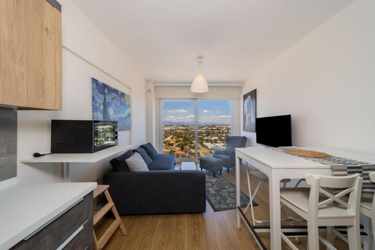 דירות אנטליה Pleasant Flat With Shared Pool In Kepez מראה חיצוני תמונה