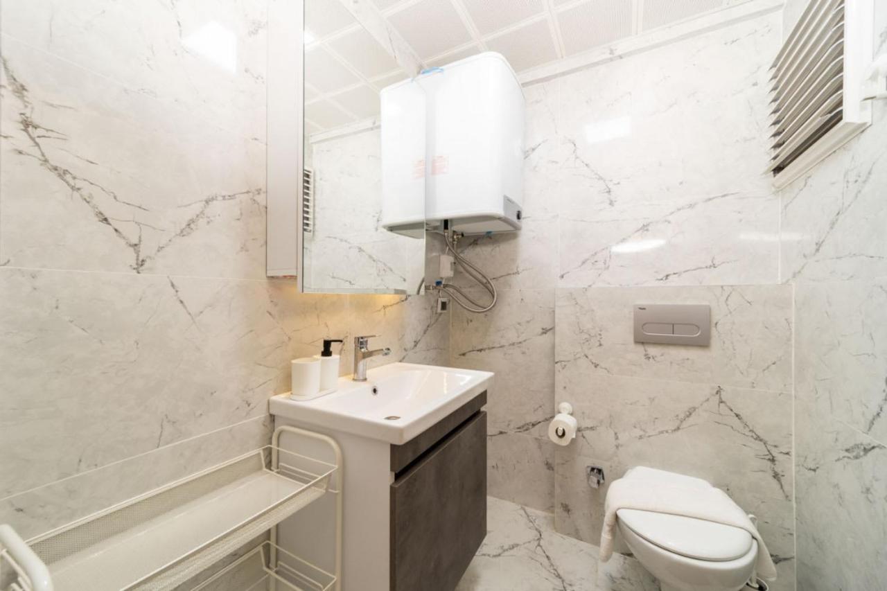דירות אנטליה Pleasant Flat With Shared Pool In Kepez מראה חיצוני תמונה